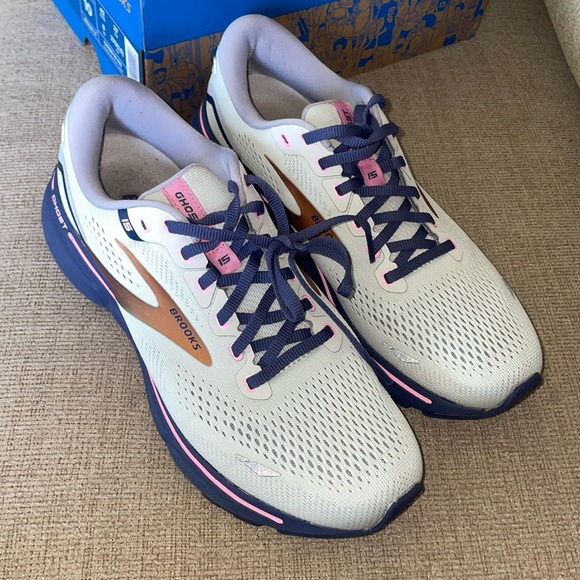 Brooks Ghost 15 - Picture 1 of 5